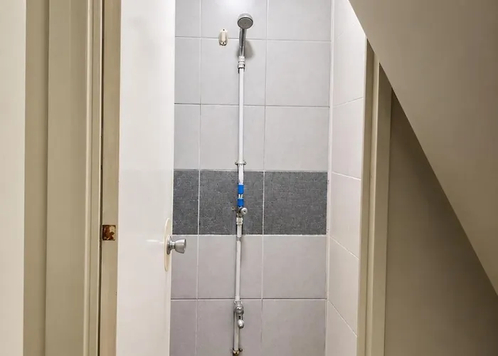 بيت شباب Affordable Near Ayala And Greenbelt *